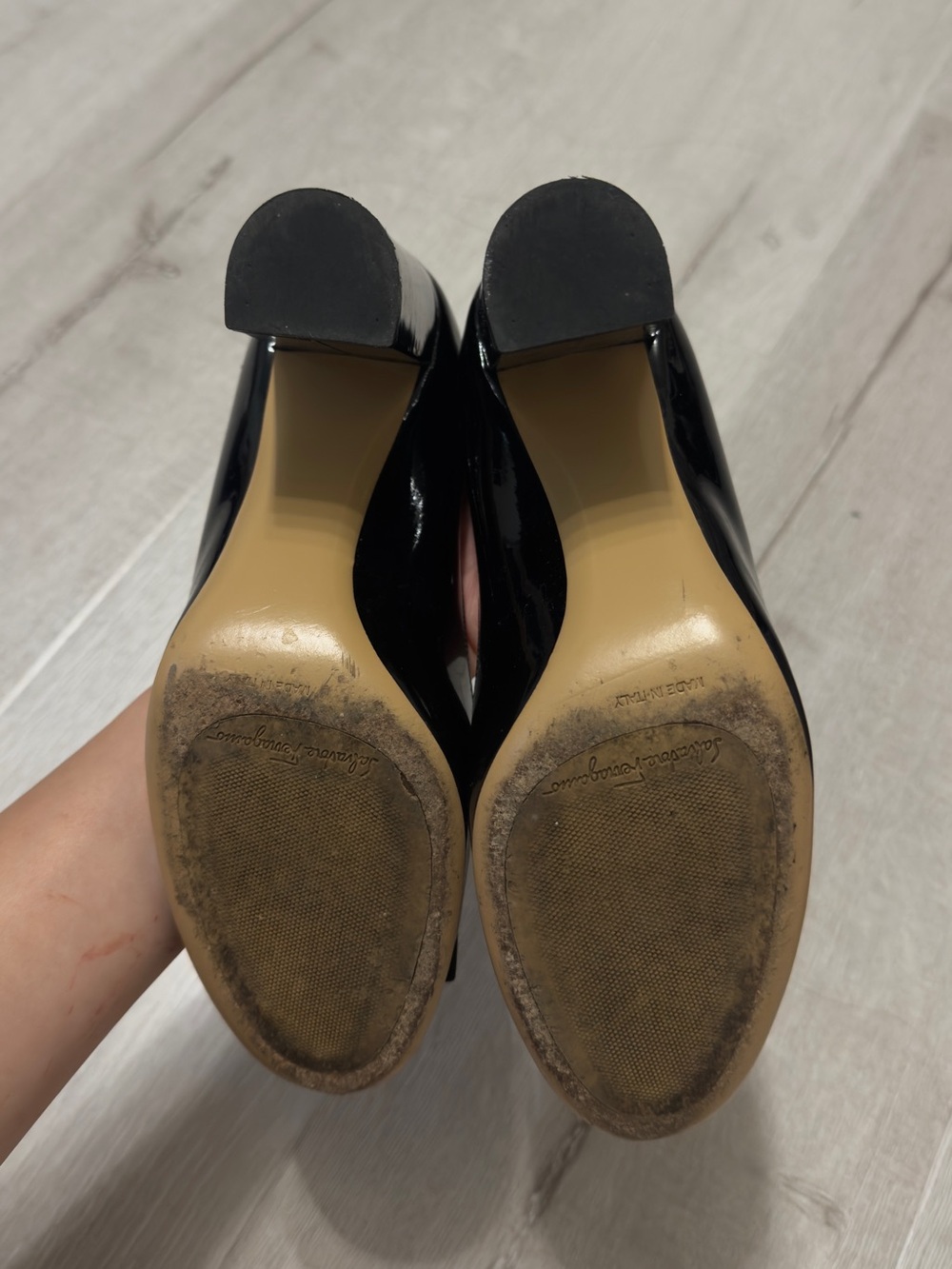 Salvatore Ferragamo Black Patent Vara Bow Block Heel Pumps - Picture 7 of 9